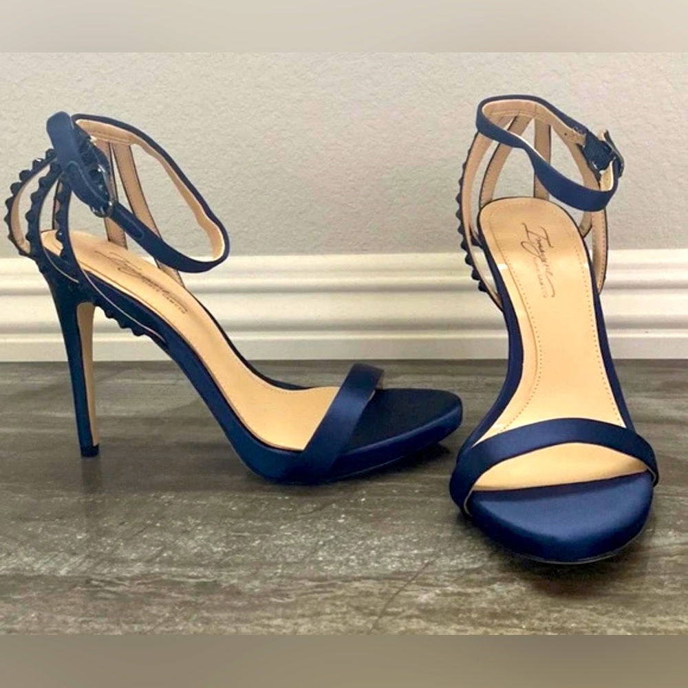 Vince Camuto Imagine Daphee Heels Size 36